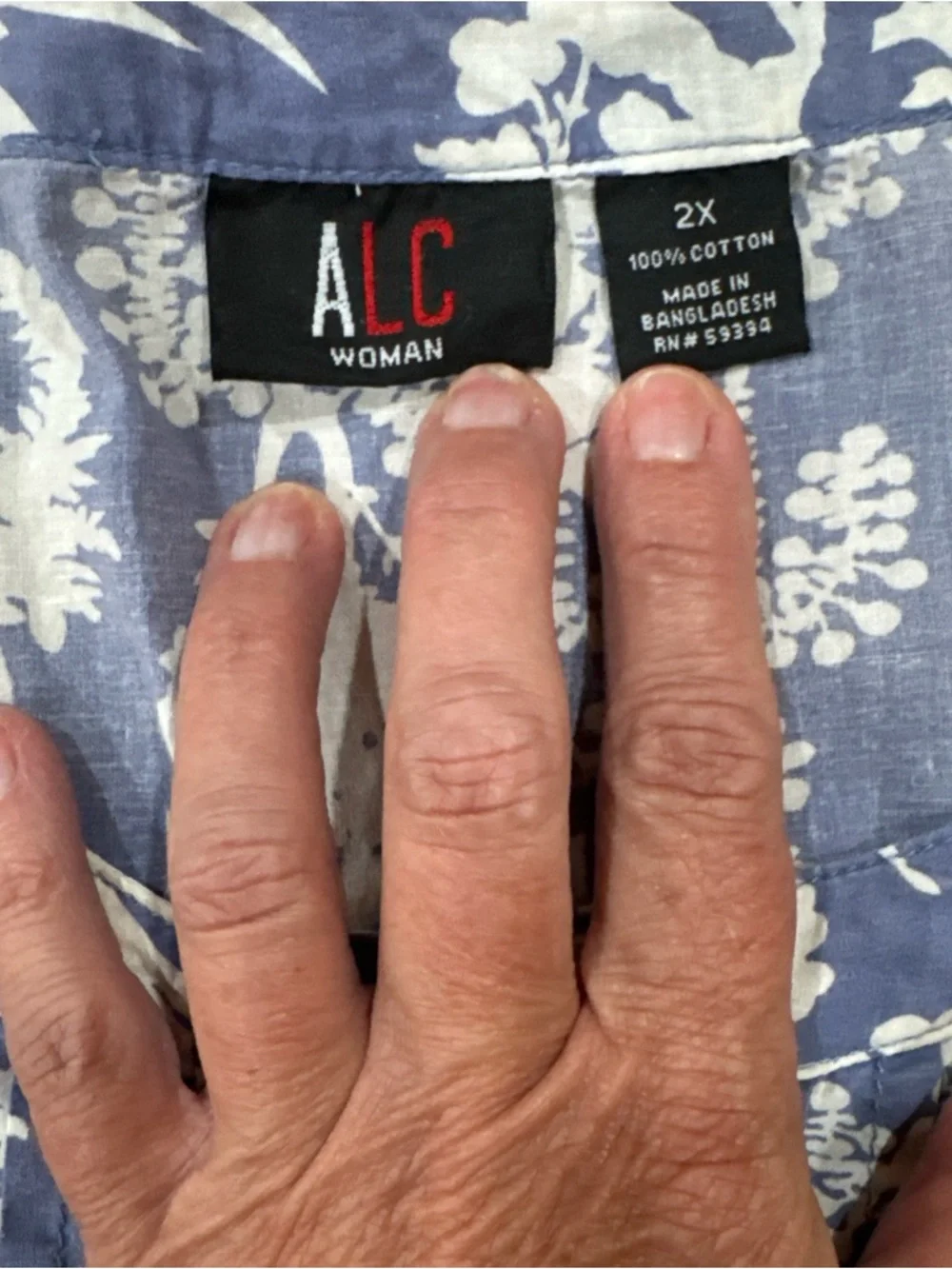 ALC Women’s Blouse 2X Blue White Floral 100% Cotton Summer Top Short Sleeve - Picture 3 of 5